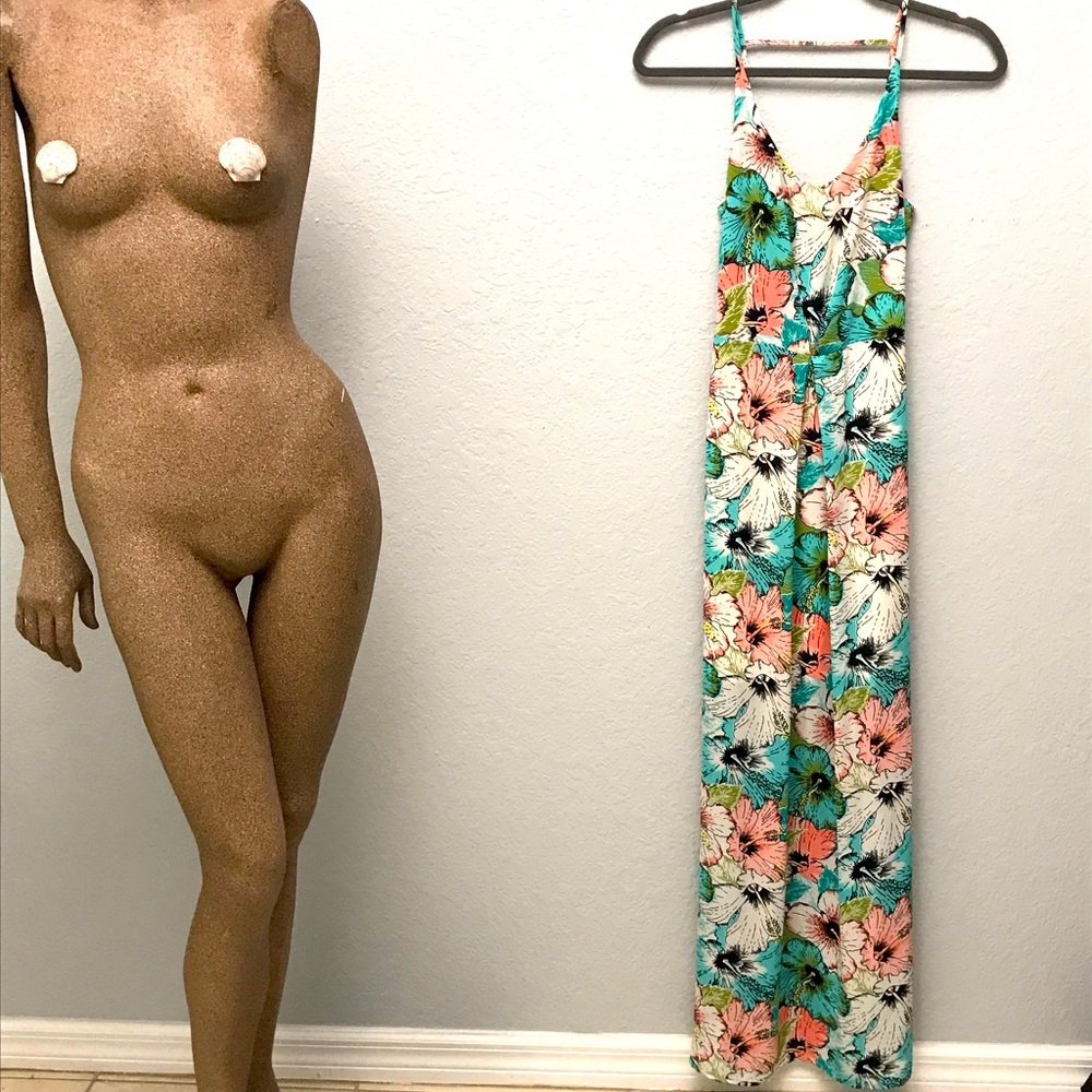 SOLD H&M 🌺 size 4 Floral Maxi Dress in like new condition!